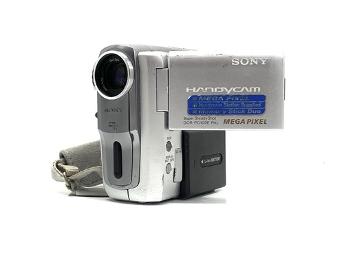 Sony DCR-PC109E Mini DV Tape Digital Video Camera HANDYCAM Complete Working Set - Picture 3 of 16