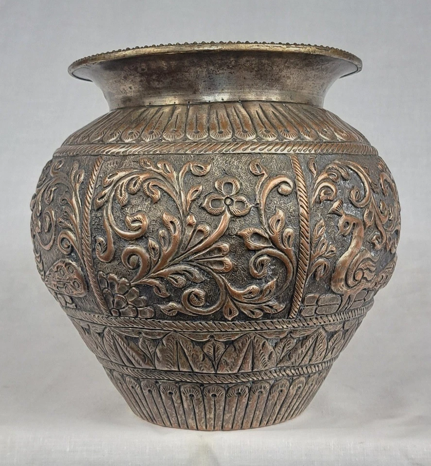 Jarrón antiguo asiático indio plateado jardinero cuenco ornamentado India Foto 2 de 4