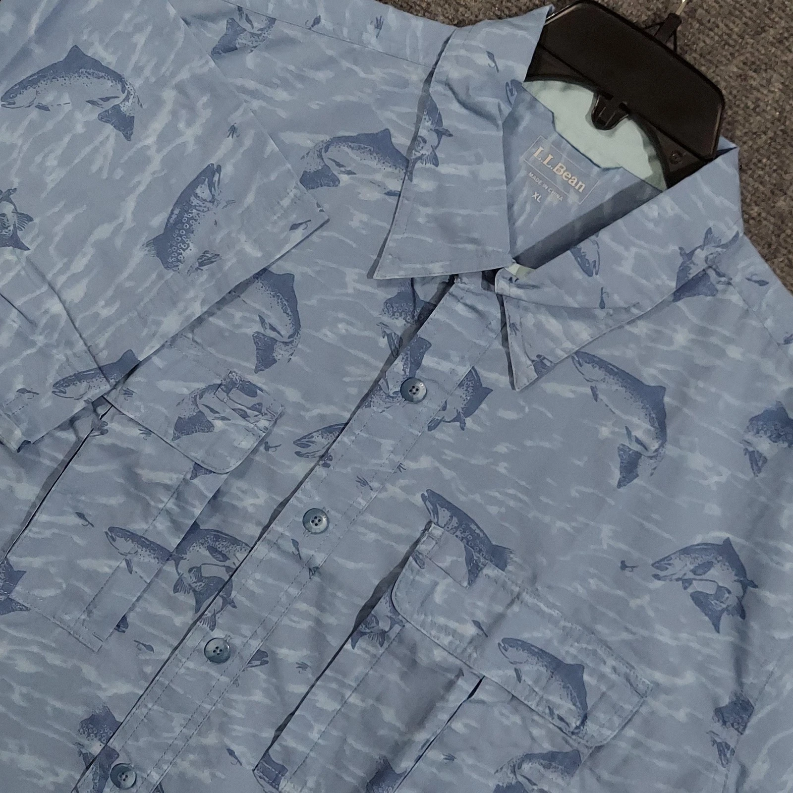 L.L. Bean Shirt Mens XL Blue Fish Print Short Sleeve Button Up Fishing Hiking
Opens in a new window