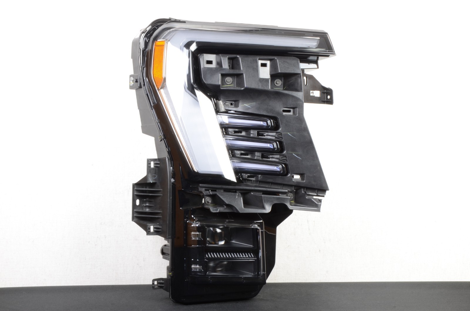 OEM 2024-2026 GMC Sierra EV Denali LED Headlight RH Front Right Side 85092610