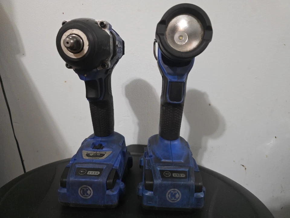 KOBALT 3/8" Brushless Impact Wrench and flaslight - Image 3 of 4