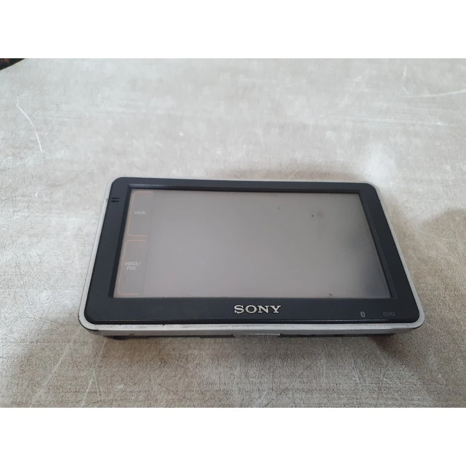 Sony NV-U83G Portable GPS Navigator Silver/Black Bluetooth 4.8" LCD Touchscreen - Image 2 of 4