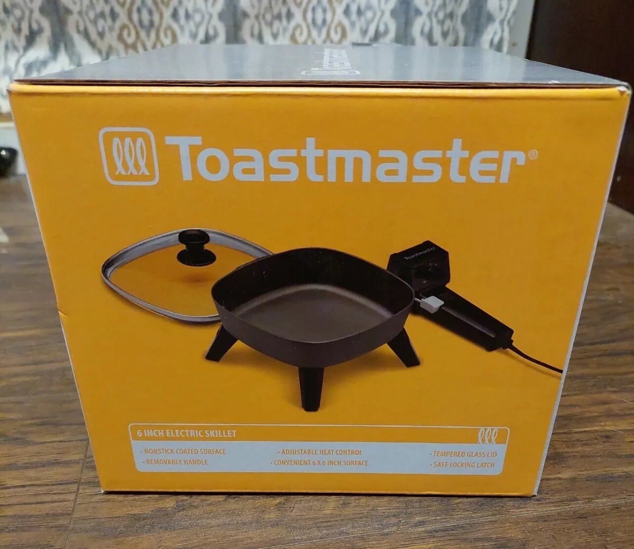 New! Toastmaster Nonstick Electric Skillet 6 inch Tempered Glass Lid