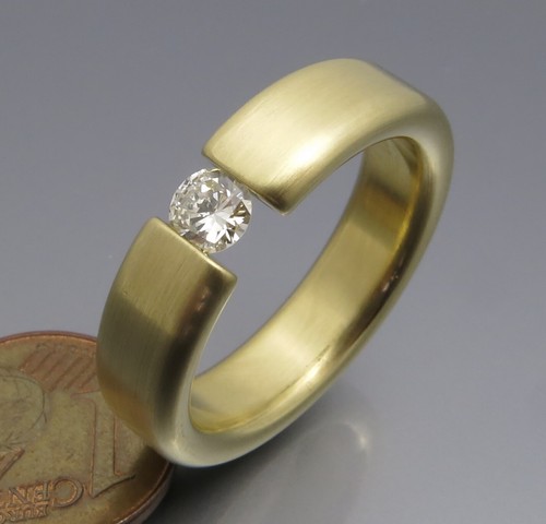 DISEÑO NEUMÁTICO - GRAN ANILLO TENSOR BRILLANTE - ORO 585 - DE ORFEBRERÍA PROPIA - Imagen 6 de 8