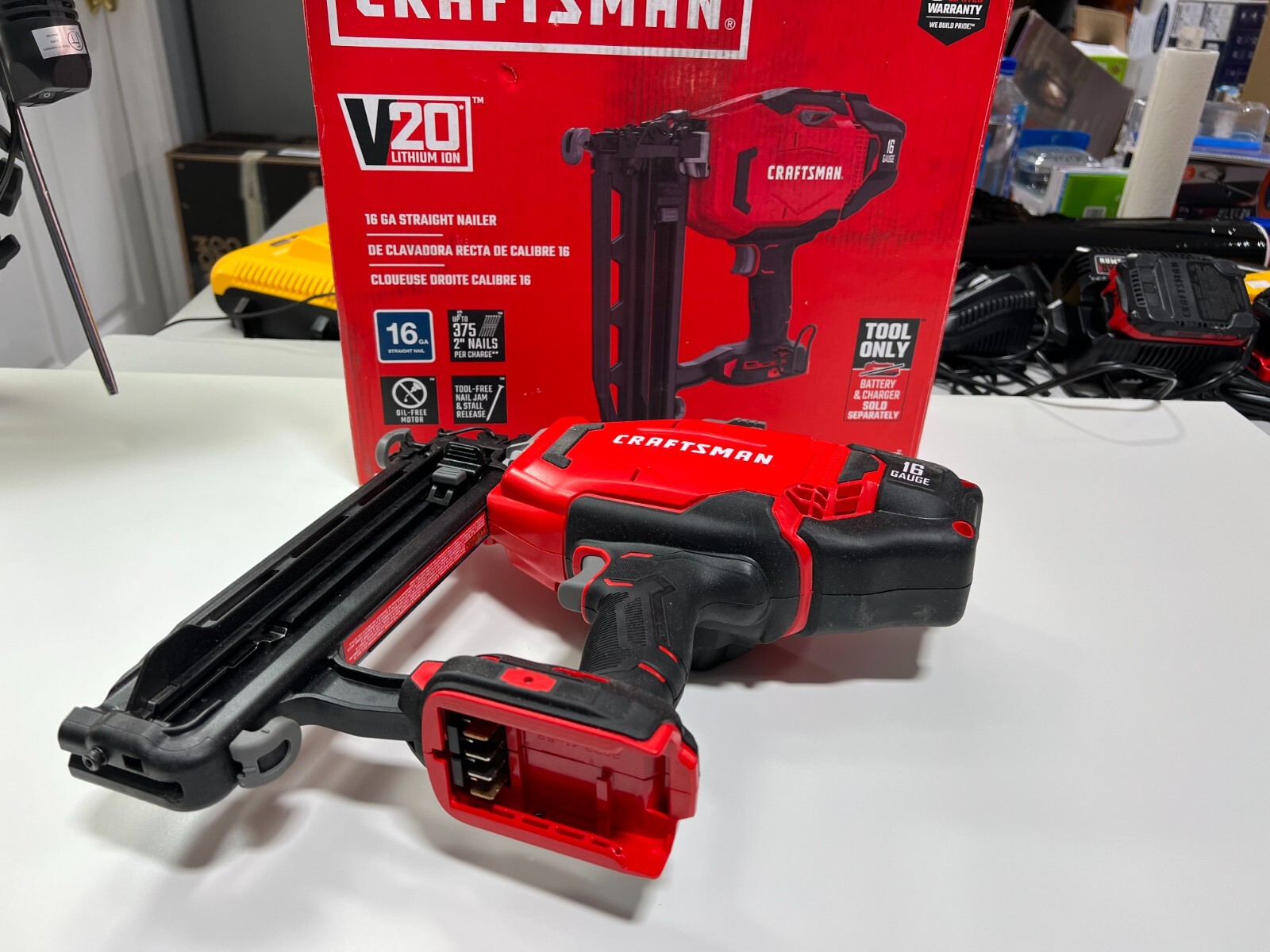 Craftsman 20V Li-Ion 16GA Straight Nailer TOOL-ONLY CMCN616B