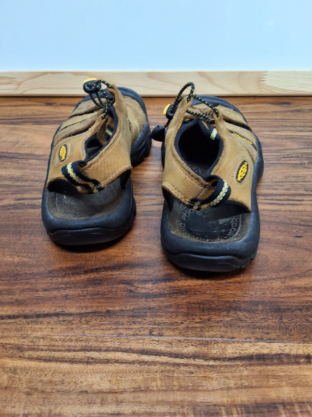 Sandali KEEN Newport H2 da donna taglia 7 in pelle marrone impermeabili sportivi escursionismo