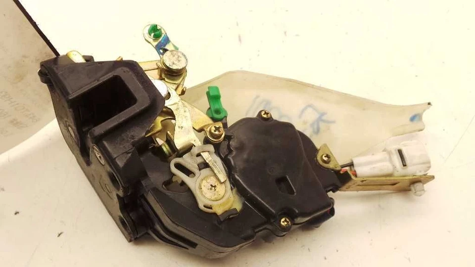 1993 TOYOTA CAMRY CONJUNTO DE ATUADOR DE TRAVA DE PORTA TRASEIRA LATERAL DO MOTORISTA - Imagem 3 de 4