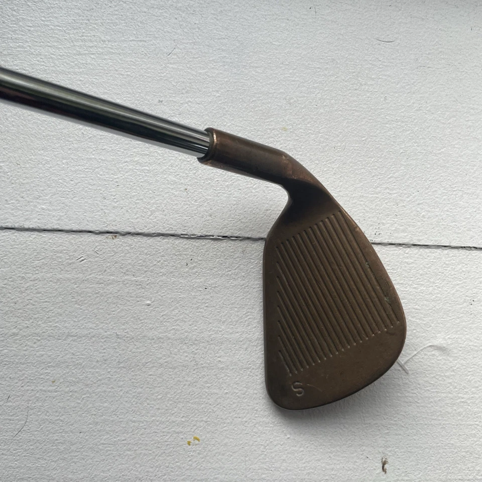 Ping Eye2 sand wedge berílio cobre destro rígido flexível ponto preto - Imagem 2 de 4