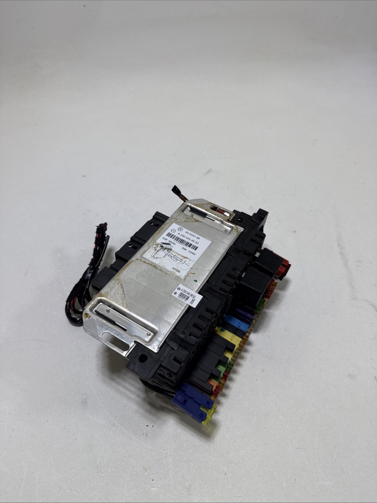 03-12 Mercedes R230 SL500 SL55 AMG Rear SAM Fuse Box Relay Module OEM