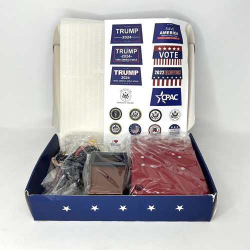 Donald Trump Action Figure 2024 Campaign Gift Podium Figurine Flags Stickers - 第 6/9 張圖片