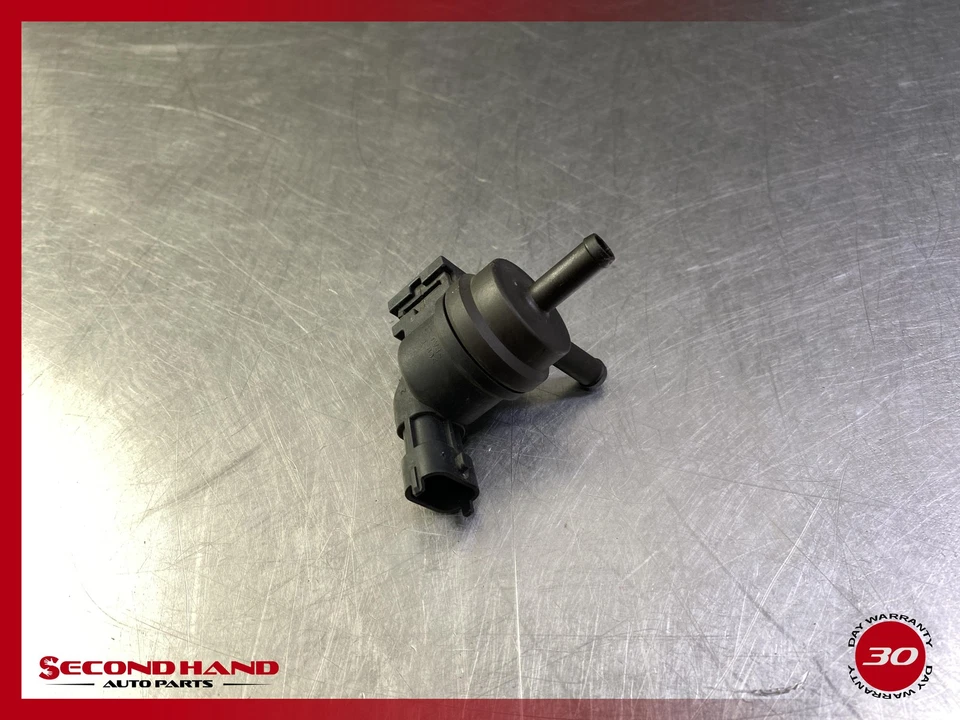 Válvula de purga de bote de vapor 289102E000 para Hyundai Elantra Tucson Kia Forte Soul Foto 2 de 3