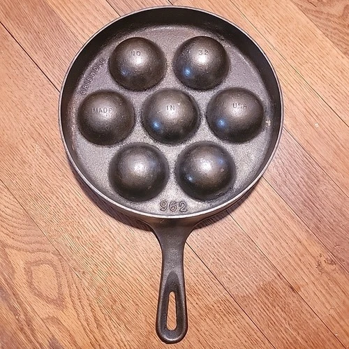 Vintage Griswold No. 32 Cast Iron Aebleskiver Pan 962 Erie PA Danish Cake 7 Cup