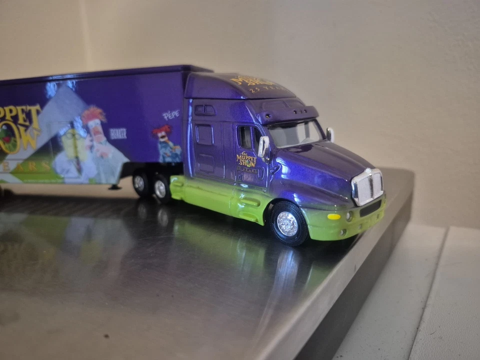 1:64 Action 2002 Kenworth Transport Hauler 25th Anniversary Muppet Show — 第 3/4 张图片