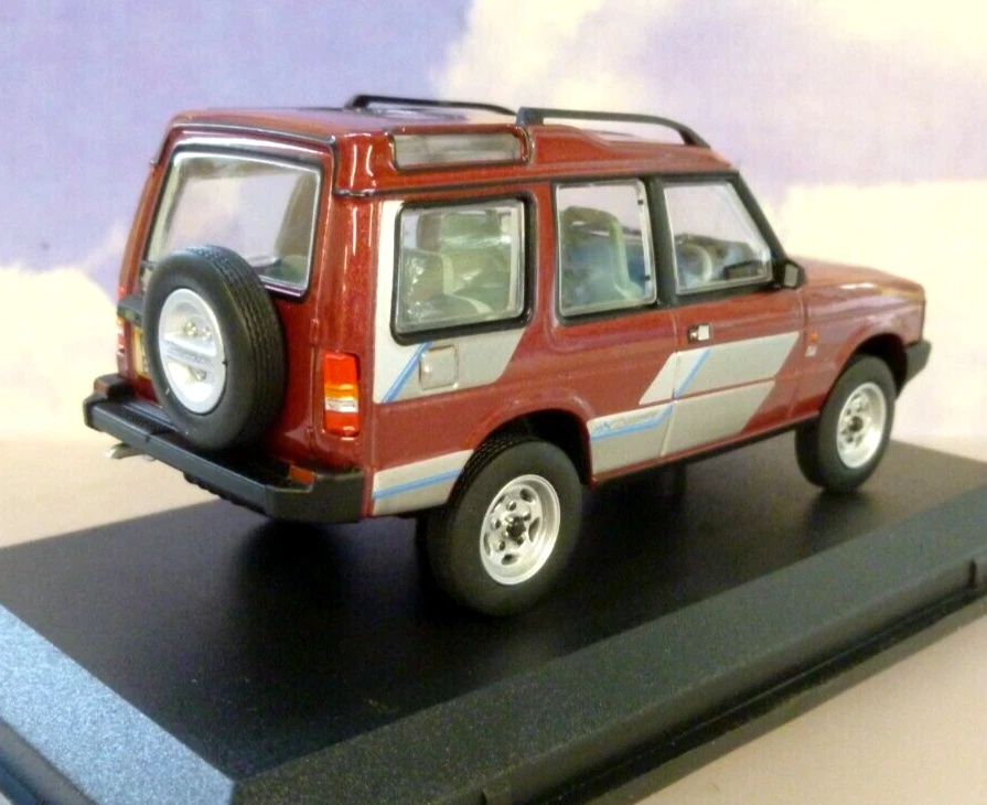 Diecast land 2024 rover discovery 2