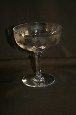  Coupe à champagne ancienne en cristal - Gravée