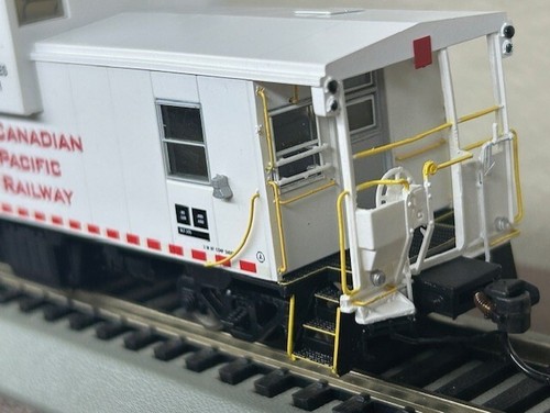 CANADIAN PACIFIC WIDE CABOOSE " HIGHLY DETALED " w/INTERIOR & LEDs- HO Scale NEW - Picture 12 of 18