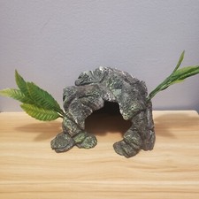 Marina Decor Polyresin Cave, Medium