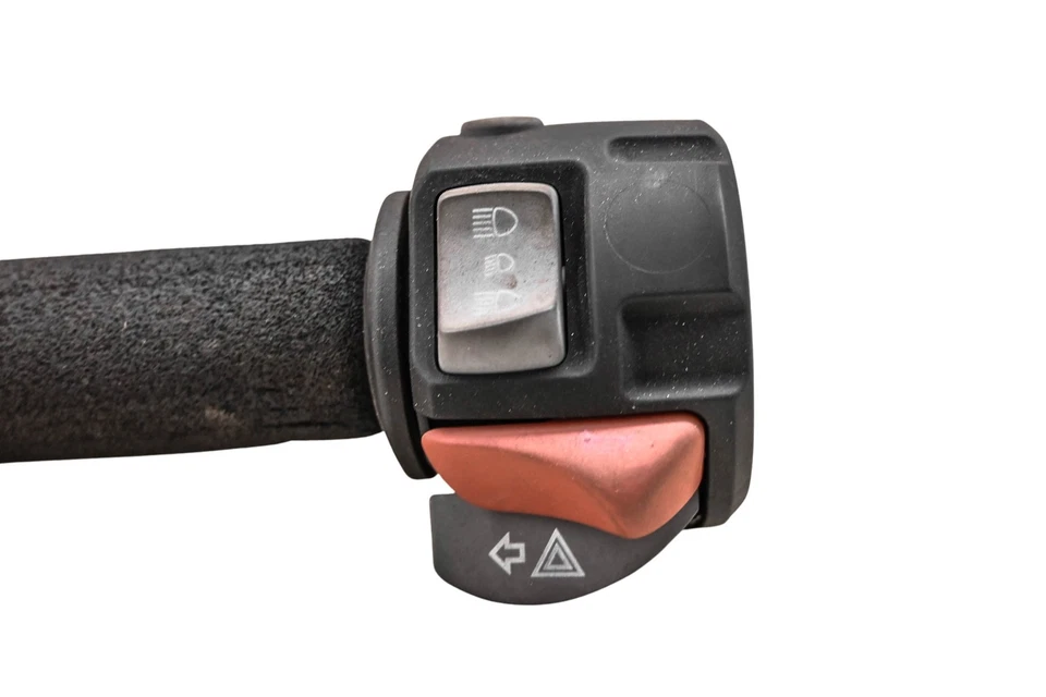 Переключатель и ручка указателя поворота на руль 08 BMW F800ST - Изображение 2 из 4