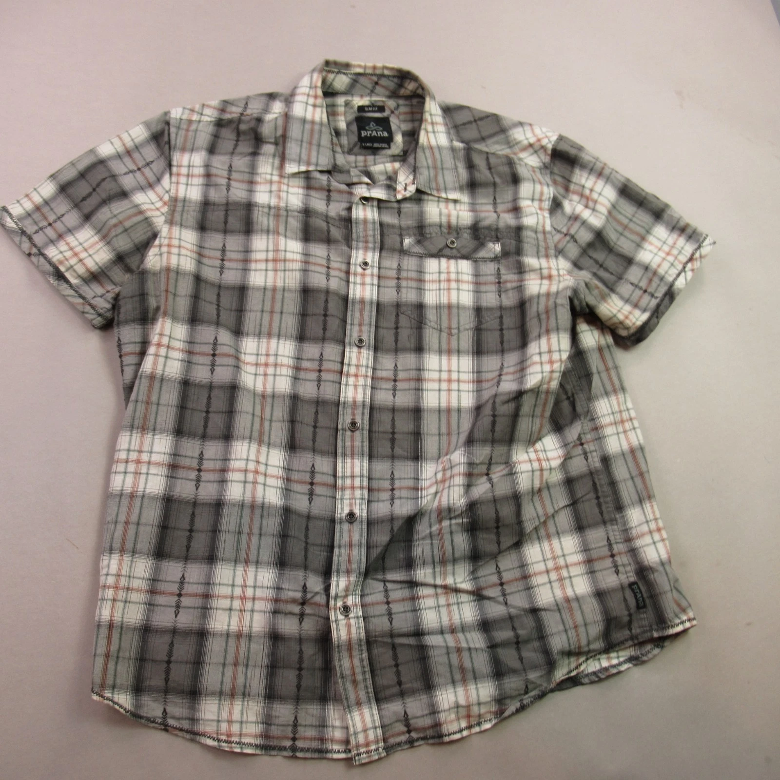Prana Shirt Mens XL Short Sleeve Button Front Outdoors Pocket Slim Fit Plaid