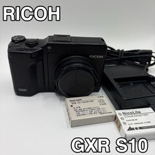 RICOH GXR S10 Lens Kit Compact Digital Camera Black Tested Excellent Condition