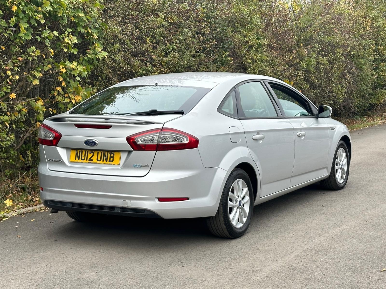 2012 Ford Mondeo 1.6 TDCi Eco Zetec 5dr [Start Stop] HATCHBACK Diesel Manual - Image 3