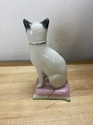 ANTIQUE STAFFORDSHIRE POTTERY SEATED CAT ON PILLOW BLACK WHITE