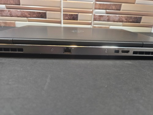 Dell Precision 7530 - i7-8750H, 32GB RAM, 512GB SSD, Quadro P2000 4GB, 1080p IPS - Afbeelding 6 van 10