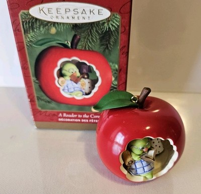 2000 Hallmark Keepsake Ornament A Reader to the Core Apple Vintage 
