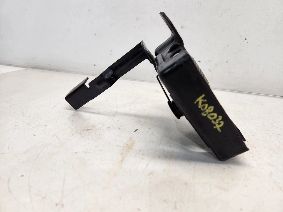 2005 Ford F250SD (Crew) Hood Release Latch - Image 4 of 4