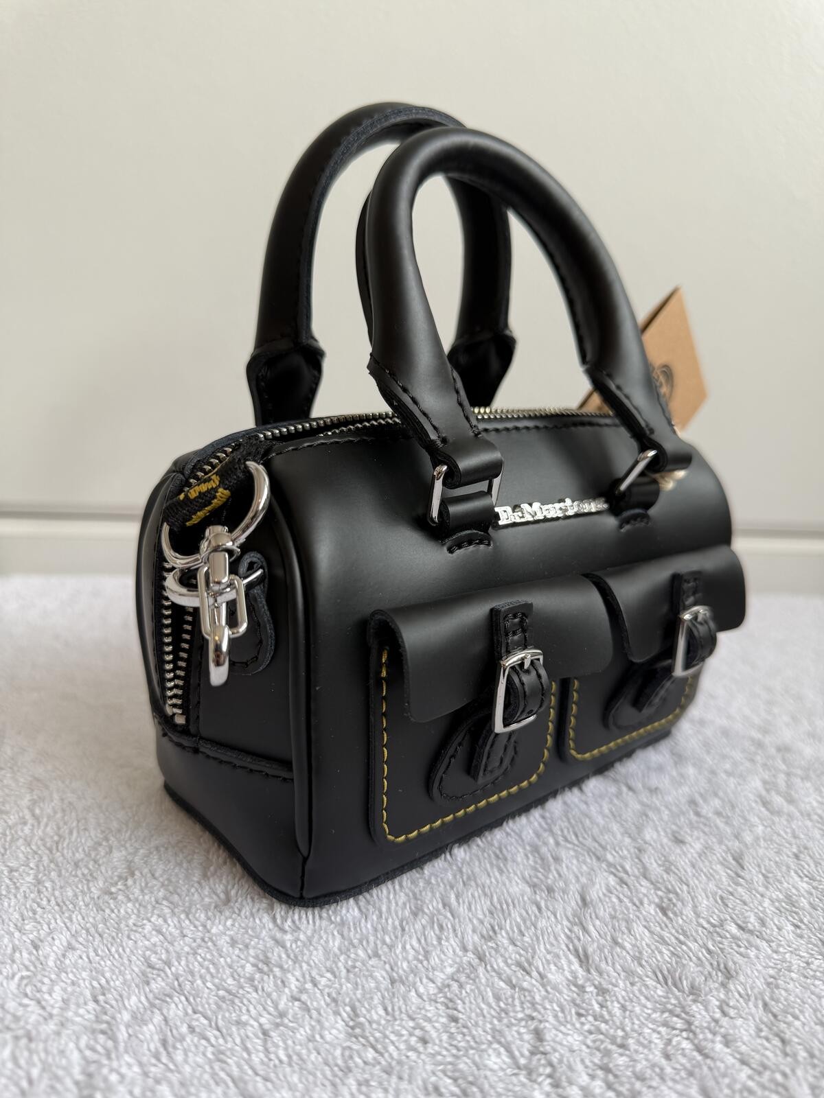Dr. Martens Mini Borsa in Pelle con Manico Superiore "Nero" (sku)
