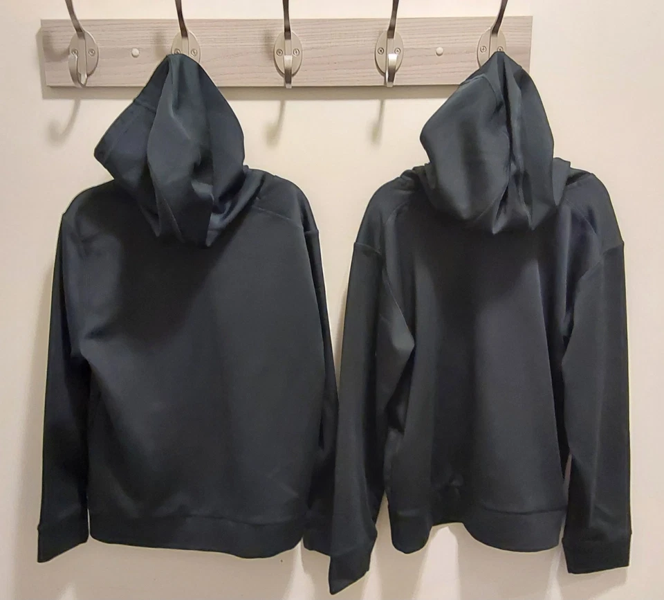 2 sudaderas con capucha Adidas negras para niños con logotipos cosidos y bolsillo frontal / talla M 10-12 / usadas en excelente estado Foto 3 de 4