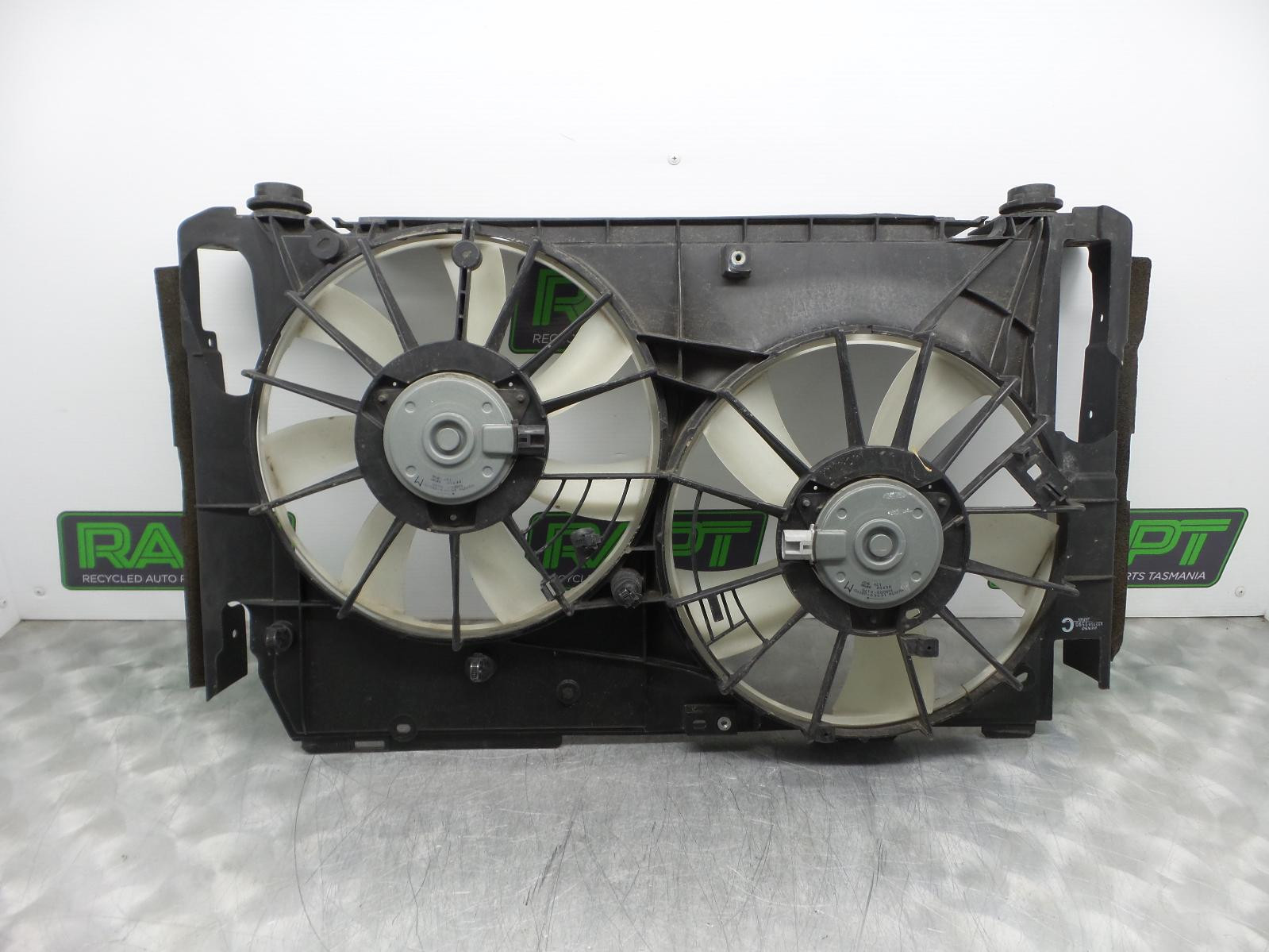2012 Toyota Rav4 FAN DUAL FAN ASSY 2.4 2AZ-FE ACA33 11/05-11/12 05 06 07 08 09 10 image 3