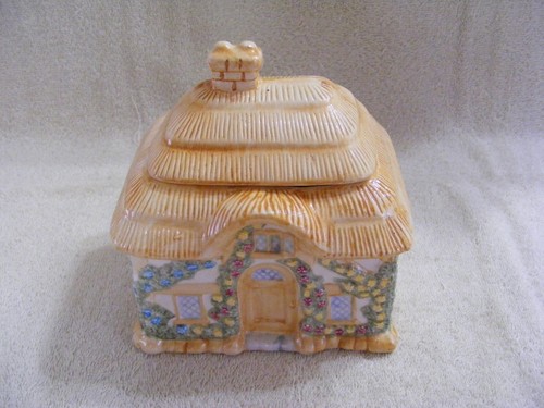 18H) COLLECTIBLE TELEFLORA COTTAGE HOUSE COOKIE JAR CANISTER - Foto 14 di 20