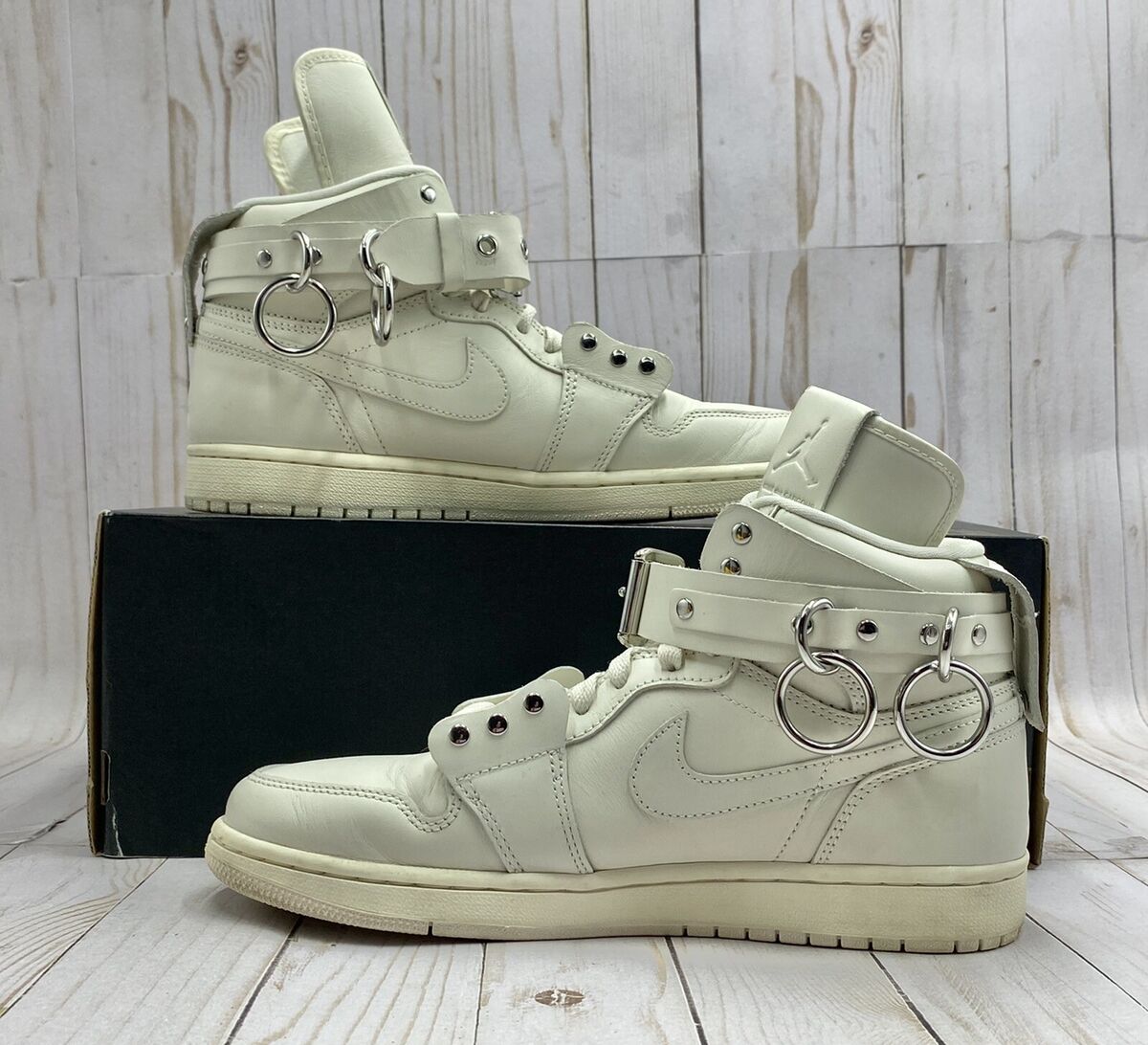 nike Comme Des Garcons x Air Jordan Retro 1 White Size 8 nike Comme Des Garcons x Air Jordan Retro 1 White Size 8
