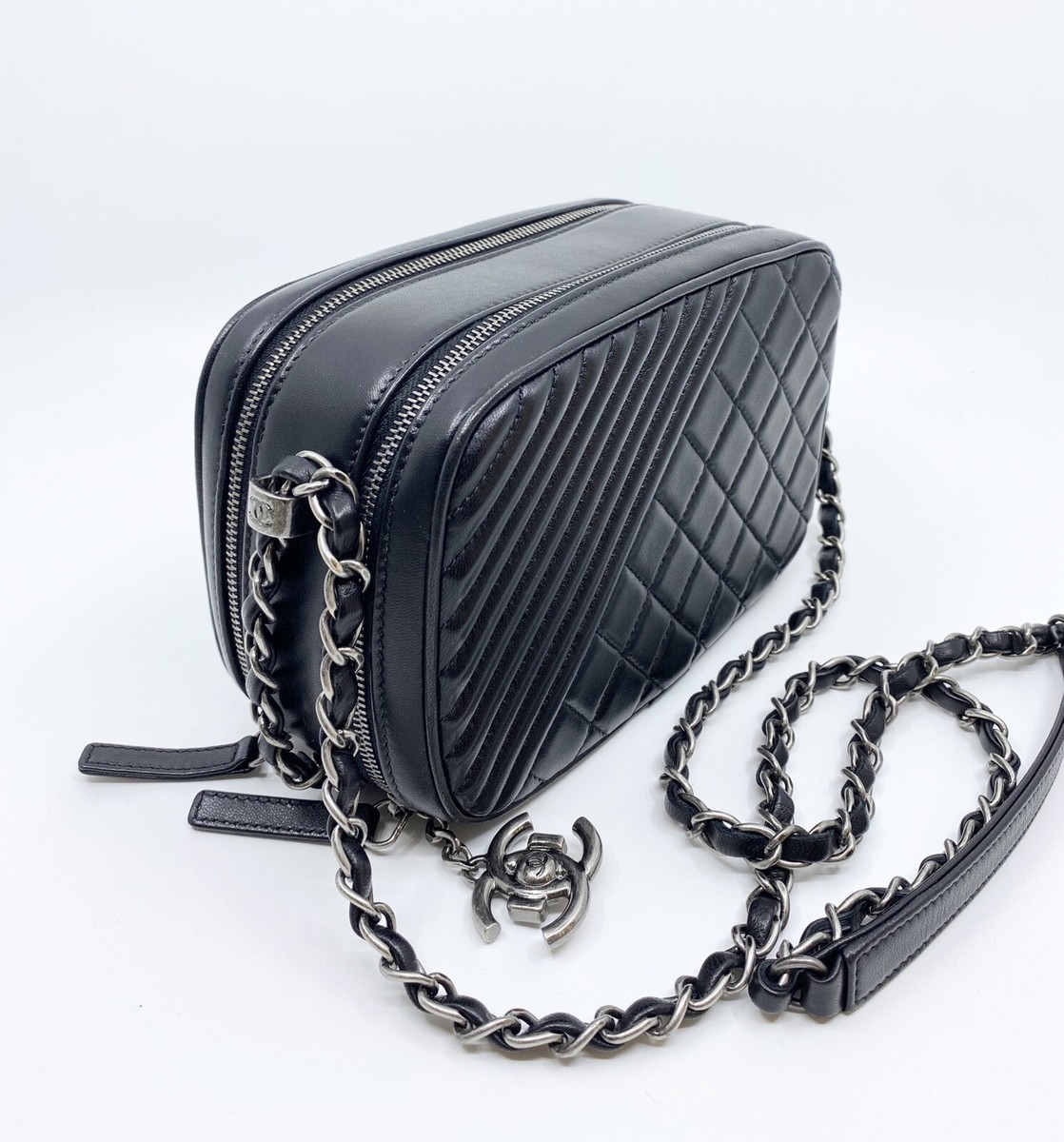 送料関税込◇CHANEL CC Boy カメラ ショルダーバッグ Chanel Black Quilted Lambskin Coco Boy Camera Crossbody