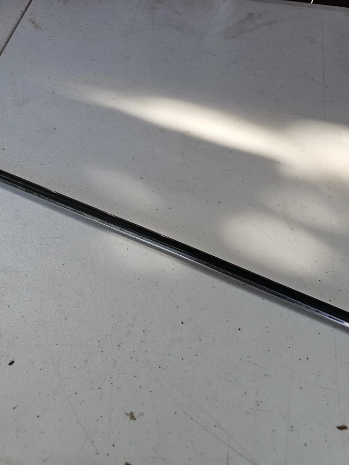 早期沃尔沃 240 244 轿车前挡泥板薄款装饰皮带线装饰  — 第 3/4 张图片