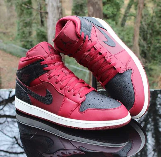 air jordan shoes red