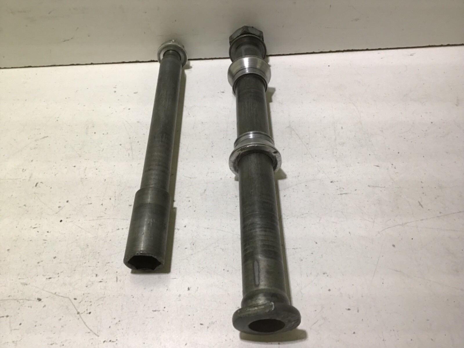09 Honda CRF450R crf 20092012 OEM front and rear Axle w/ nuts bolts