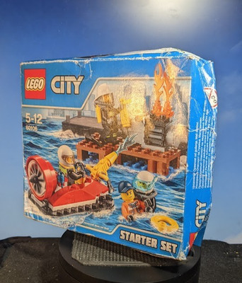 Lego. 60106 City Fire Starter Set Retired 90 Teile + vier Figuren Hovercraft