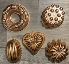 LOT of 5 Copper Tone Cake Pan Jello-O Mold Wall Hangings Vintage Baking Unused
