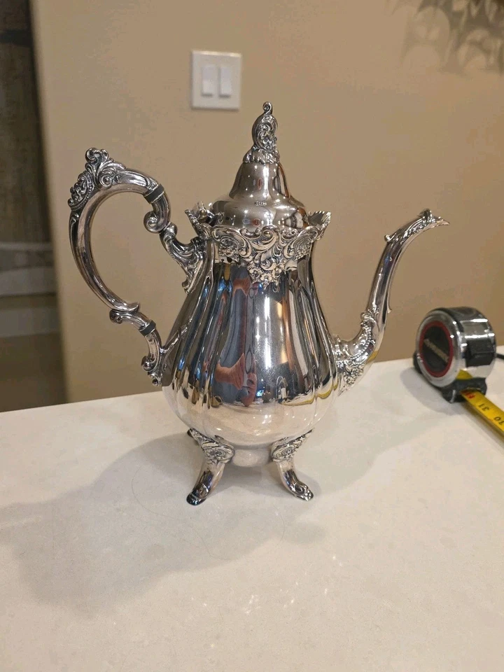 Cafetera tetera vintage barroca de Wallace plateada Foto 2 de 4