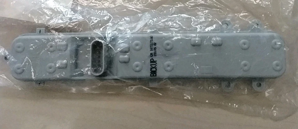 Placa de circuito zócalo de luz trasera izquierda o derecha para 02-09 Trailblazer Foto 3 de 3