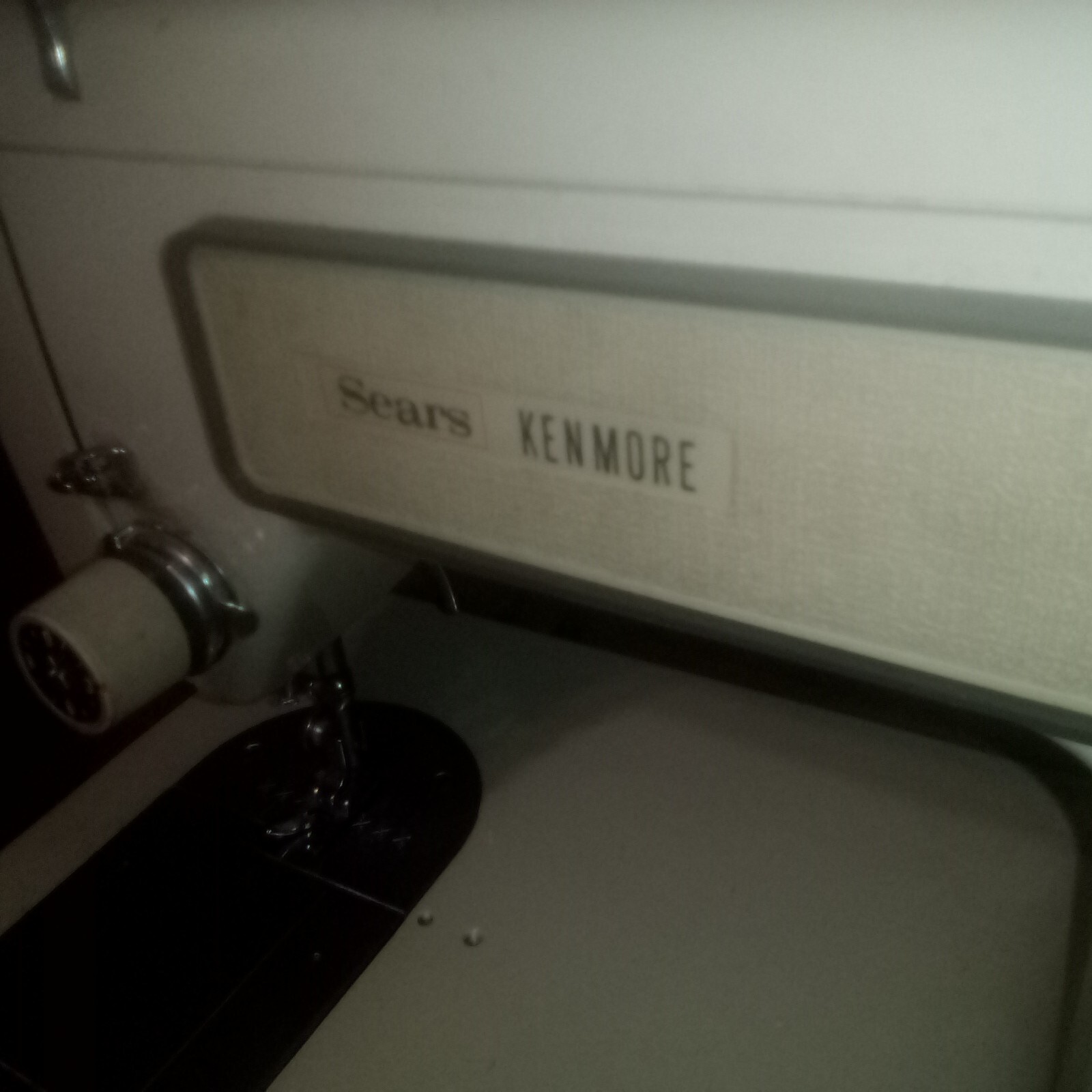Kenmore Sears Model 5186 Sewing Machine W Table & Foot PedalRARE