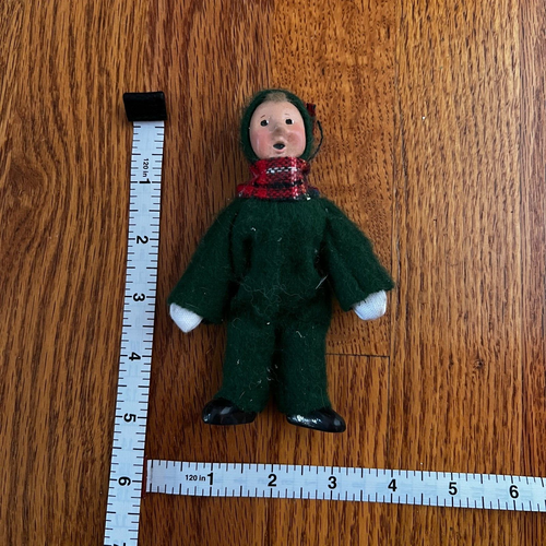 Byer’s Choice Small Child Caroler 1992 in Green Snowsuit w Plaid Scarf Vintage - Picture 7 of 7