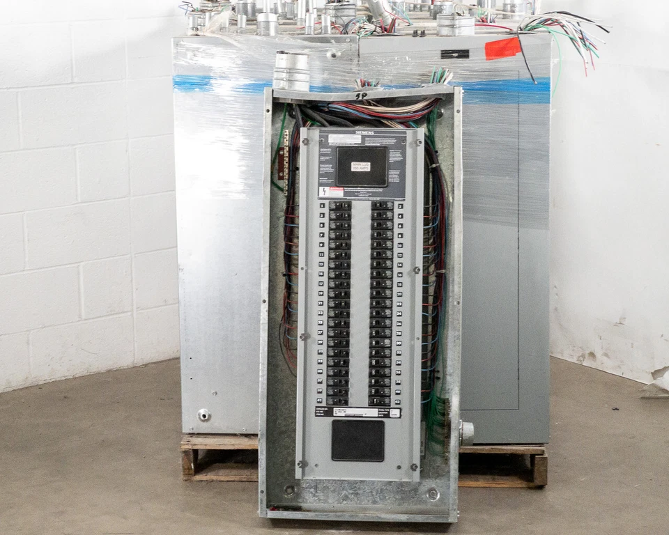 Siemens S1C42ML250CTS Circuit Breaker Panel S1 208Y 120V 3Phase 4 Wire 42 Slots - Image 2 of 4