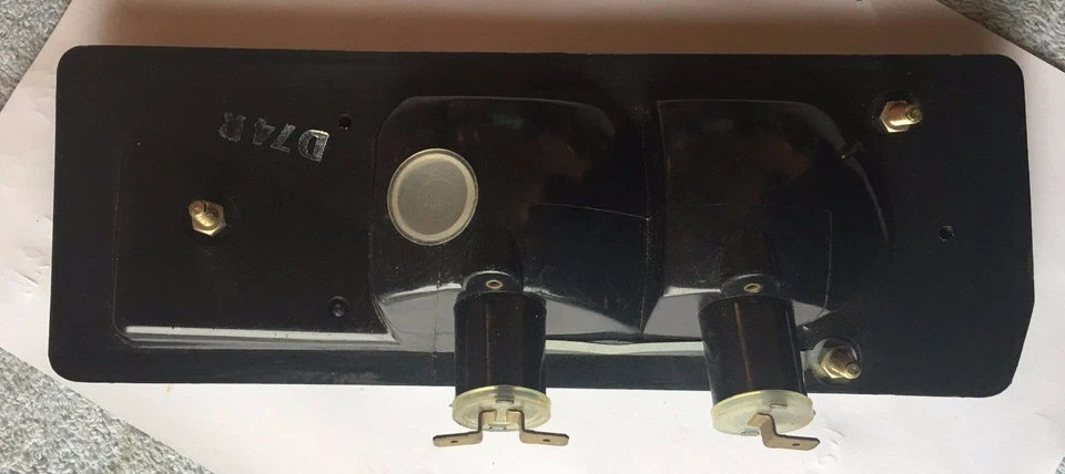 Renault Alpine A310 12 Soporte Bombilla Trasera Derecha Seima 699GD Nuevo Genuino Foto 2 de 3