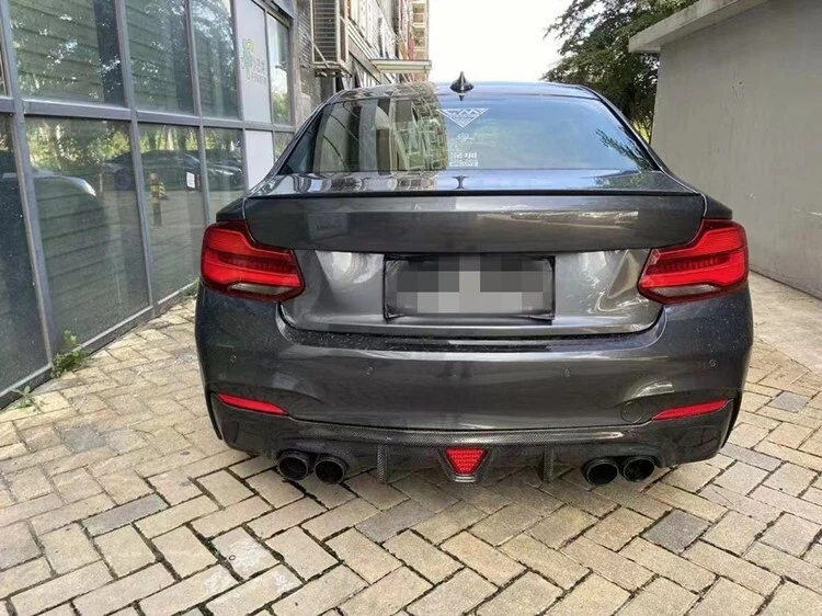Labio difusor de parachoques trasero de carbono real con LED para BMW F22 M-SPORT M235i M240i 14-19 Foto 2 de 4