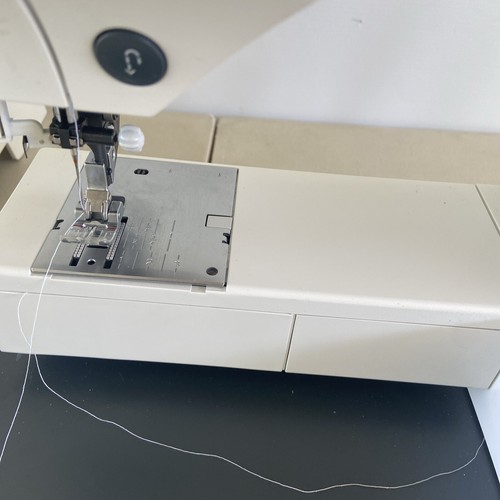 Pfaff 2025 Style Sewing Machine As Is - Picture 8 of 24