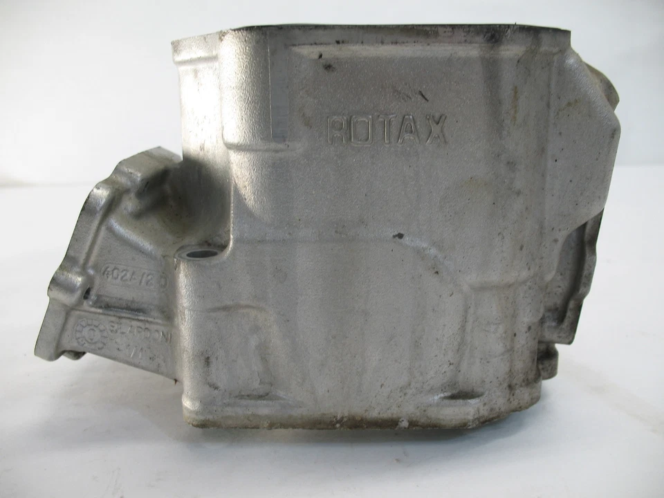 Ski Doo Summit MXZ 700 2000-2003 cilindro lateral izquierdo  Foto 3 de 4