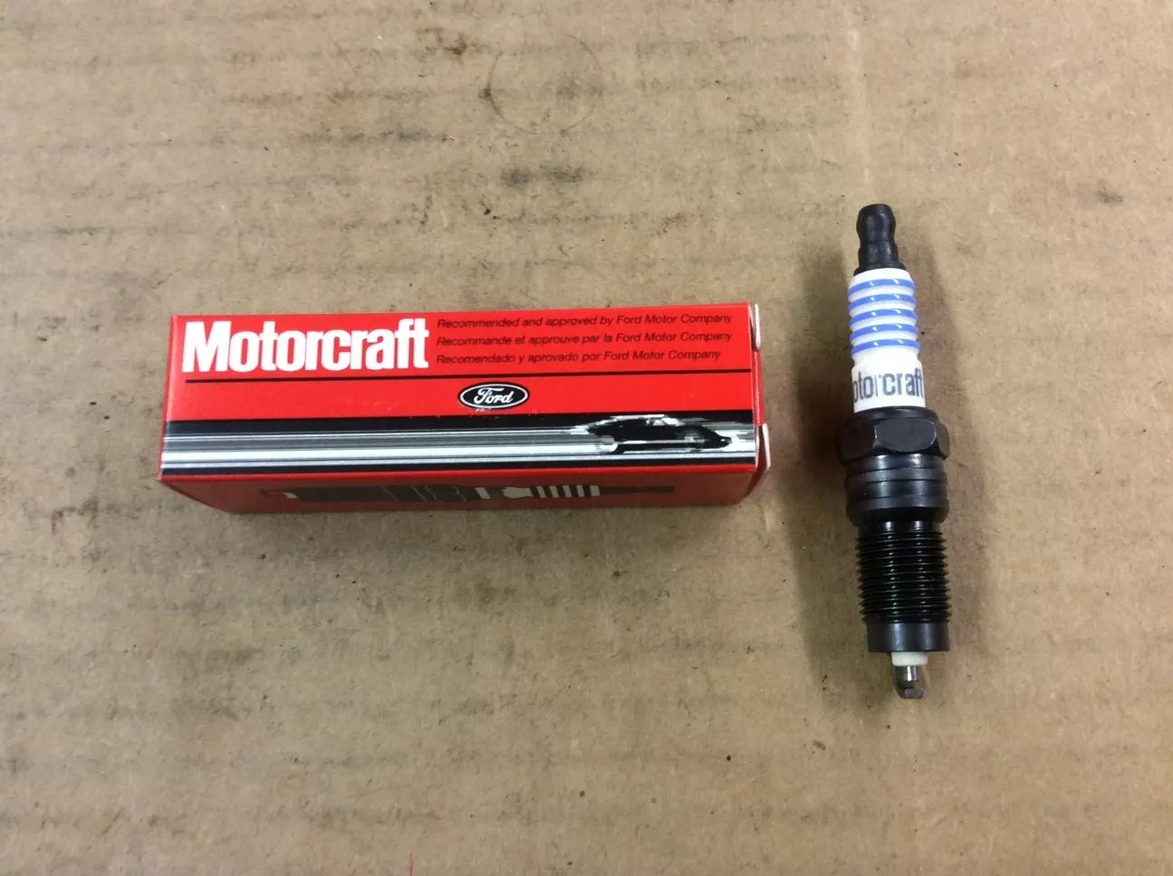 New OEM Factory Ford Motorcraft Spark Plug AGSF34C Qty 4. Pack of 4